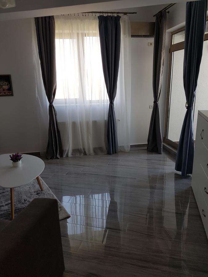 Frontal View By Twin Residence Mamaia Exterior photo