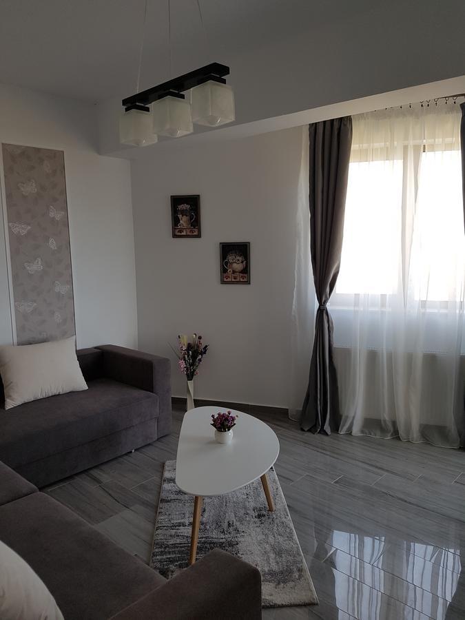 Frontal View By Twin Residence Mamaia Exterior photo