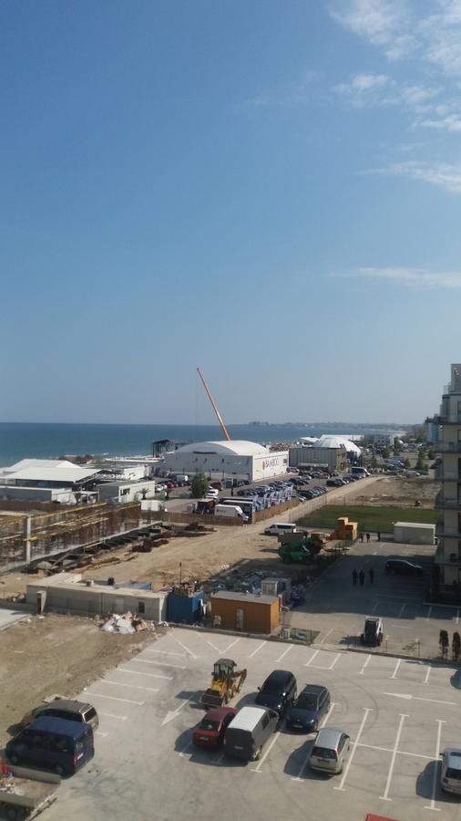 Frontal View By Twin Residence Mamaia Exterior photo