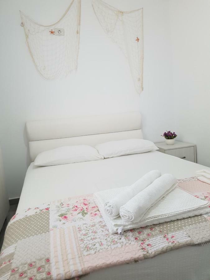 Frontal View By Twin Residence Mamaia Exterior photo